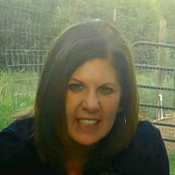 Meet your Posher, Vicky - Picture 1 of 1